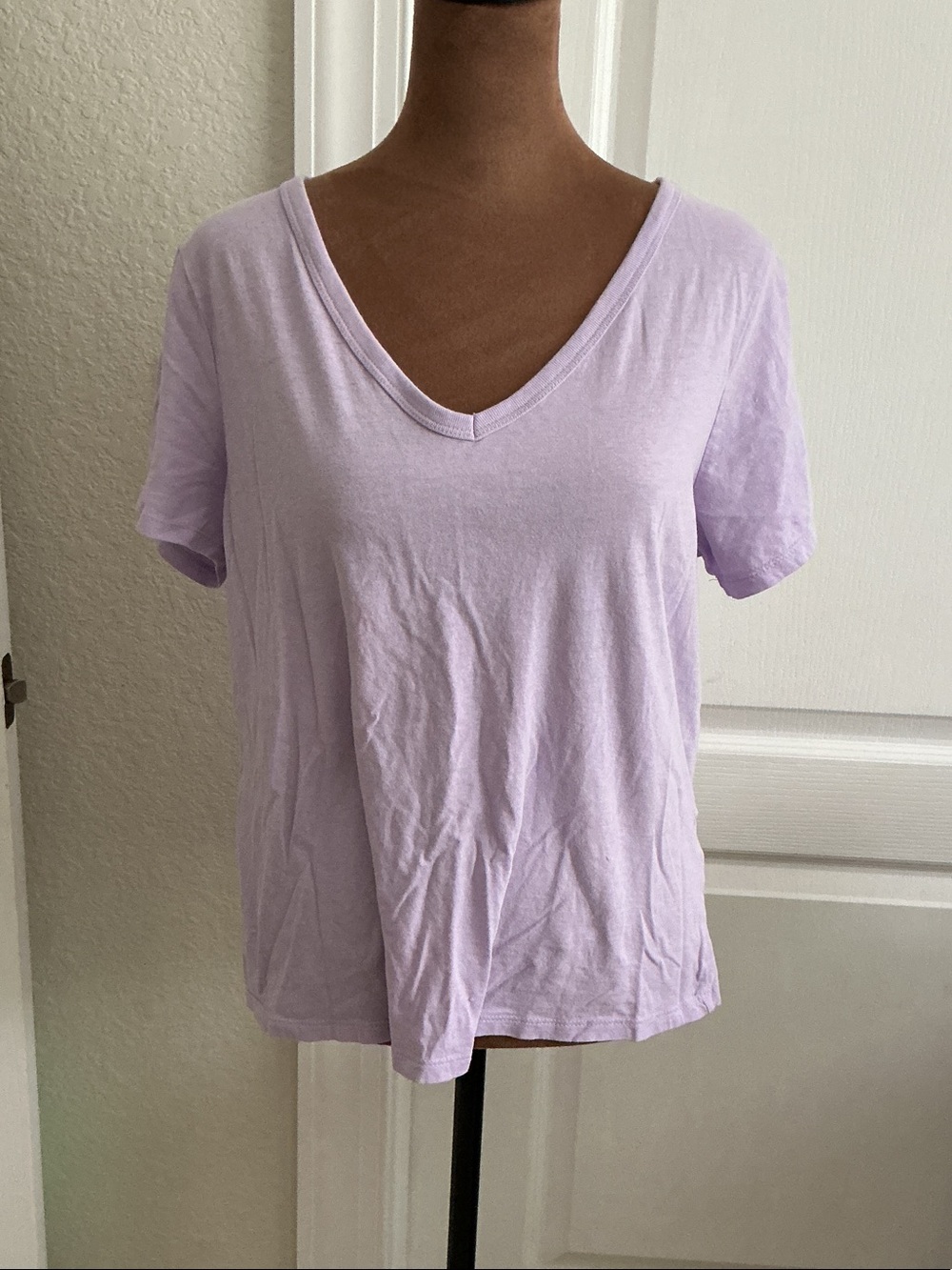 Old Navy Lavender V-Neck Short Sleeve Tee
